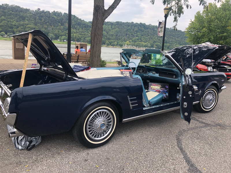 Illustration for article titled Car show in Madison (warning: obvs very big photo dump)